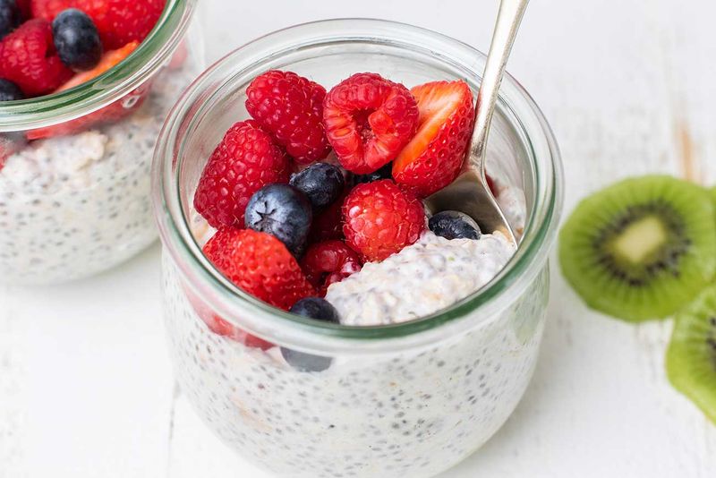 Overnight Oats With Berries And Chia Seeds