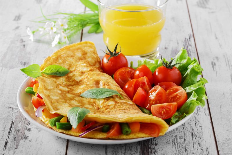 Veggie Omelette With Spinach And Tomatoes