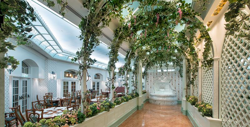 Enchanted Garden (Hong Kong Disneyland Hotel, Hong Kong)