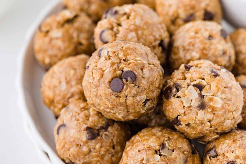Peanut Butter And Oat Protein Balls