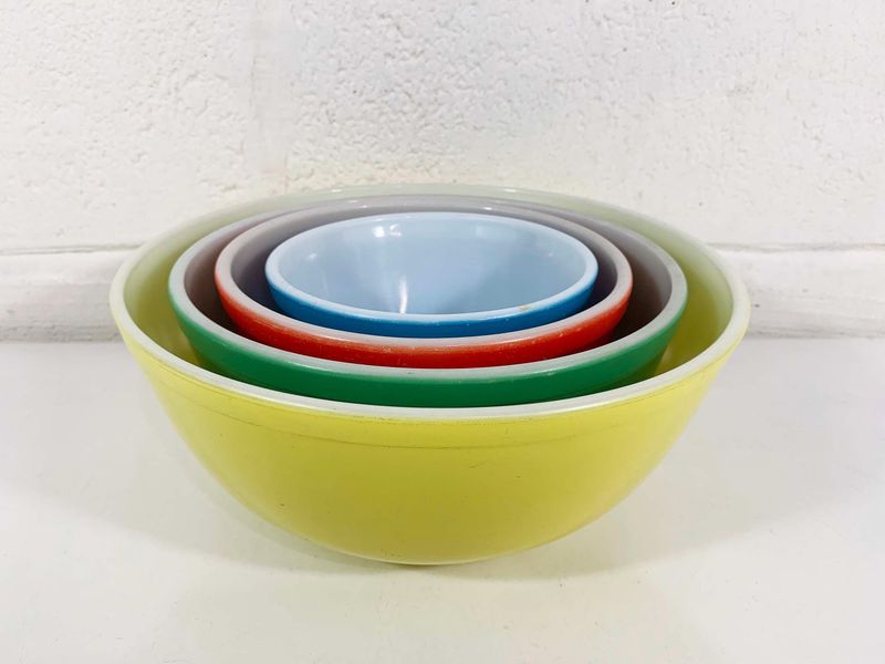 Retro Pyrex Mixing Bowls