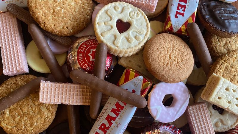 Reaching For Sweets – Your Blood Sugar Might Be Crashing