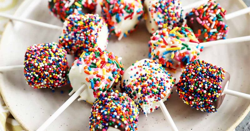 Festive Marshmallow Pops