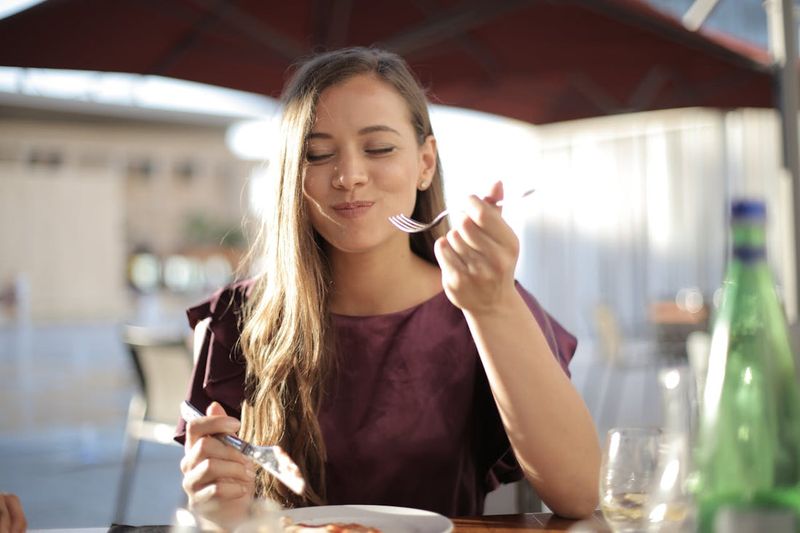 Put Your Fork Down Between Mouthfuls