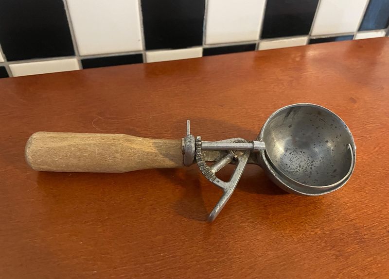 Ice Cream Scoop With Lever