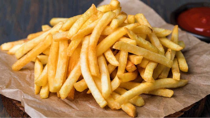 Massive Portion Chips With Five Sauces