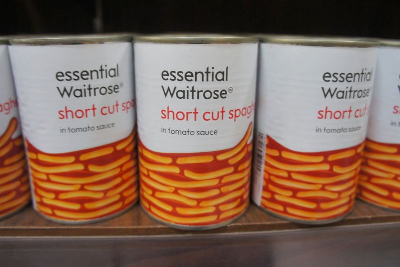 Essential Waitrose Short Cut Spaghetti In Tomato Sauce