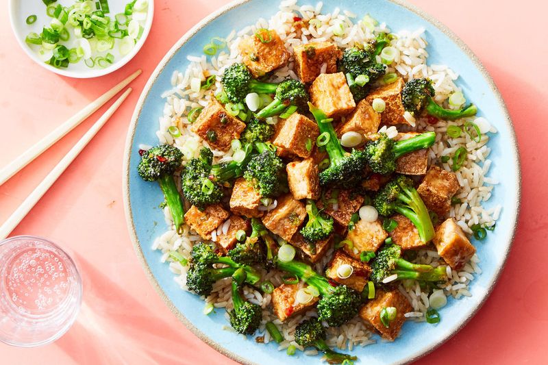 Grilled Tofu With Brown Rice And Broccoli