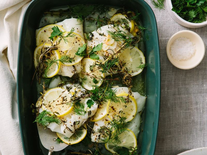 Use Herbs, Garlic, And Lemon To Instantly Elevate Bland Meals