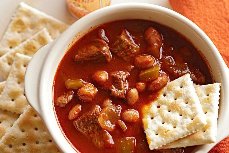 Beef Chili With Crackers