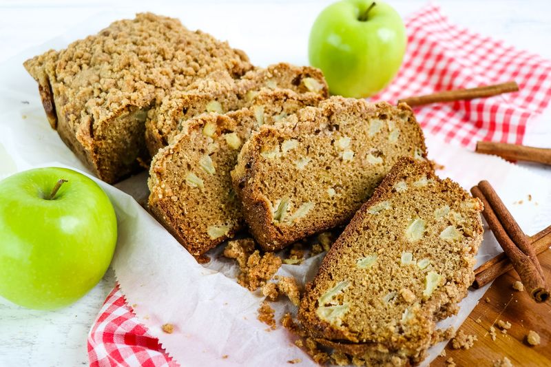Apple Cinnamon Bread