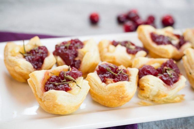 Puff Pastry Bites With Brie And Cranberry