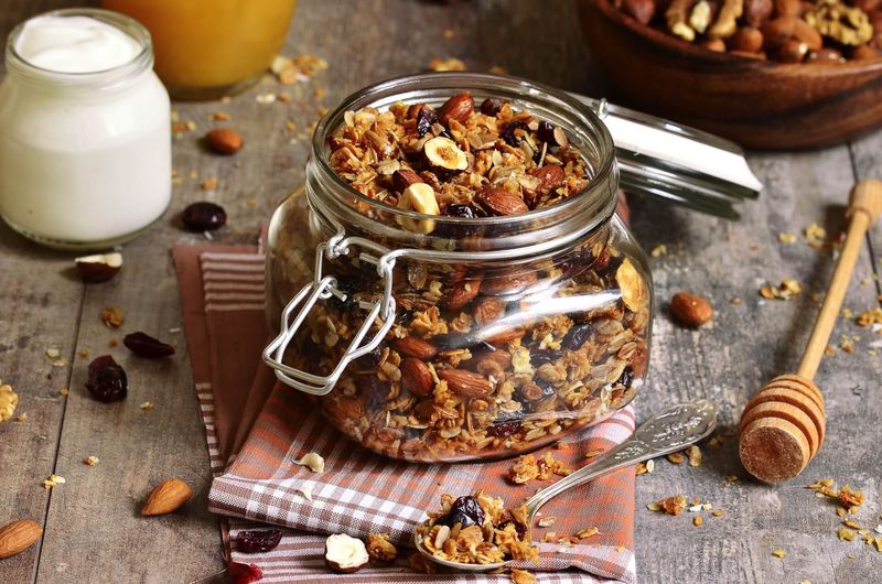 Why Homemade Granola Is A Better Choice