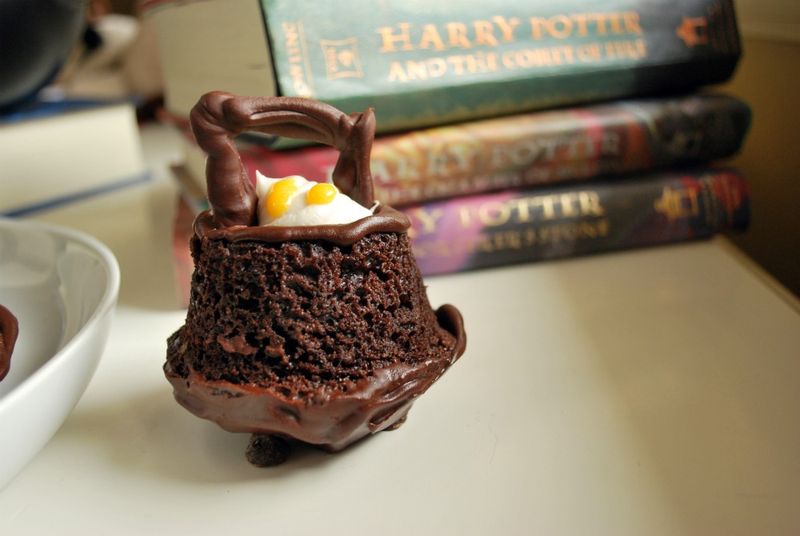 Cauldron Cakes