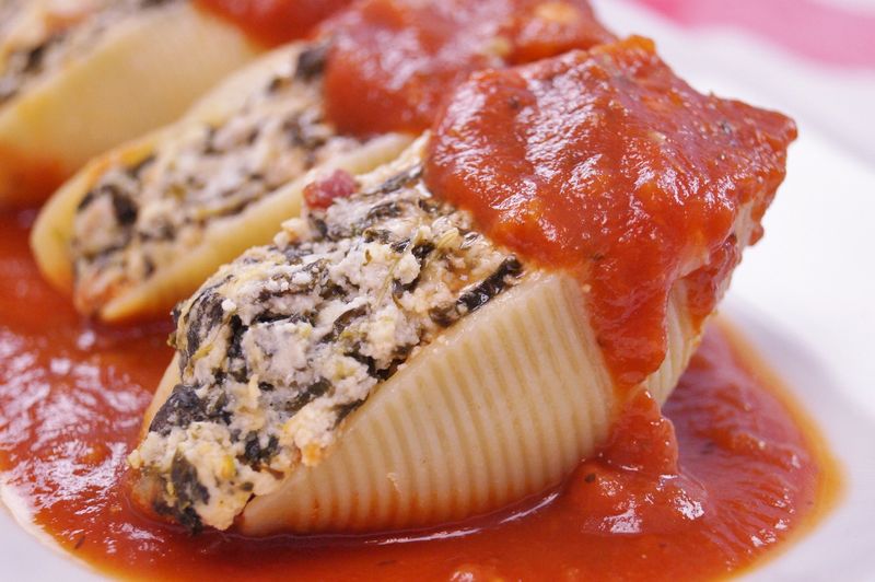 Spinach And Ricotta Stuffed Shells