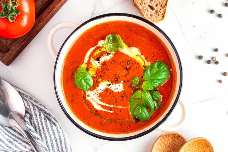 Tomato And Roasted Garlic Soup