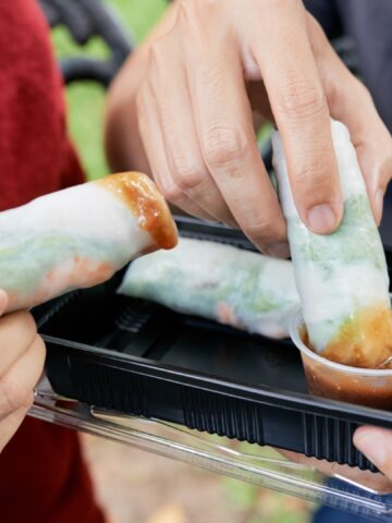 15 Foods Traditionally Eaten By Hand Around The World