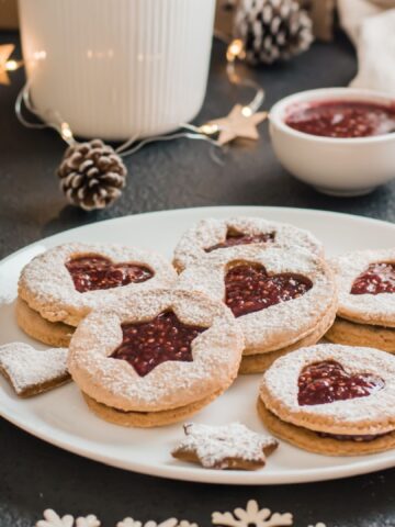 20 Christmas Cookies That Bring Back Childhood Memories