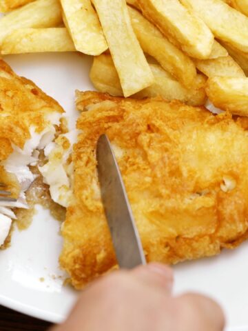 5 UK Dishes Visitors Love To Try And 4 They Quietly Steer Clear Of