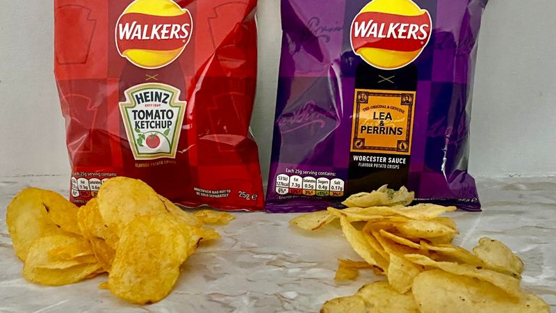 Heinz Tomato Ketchup Crisps Via Walkers