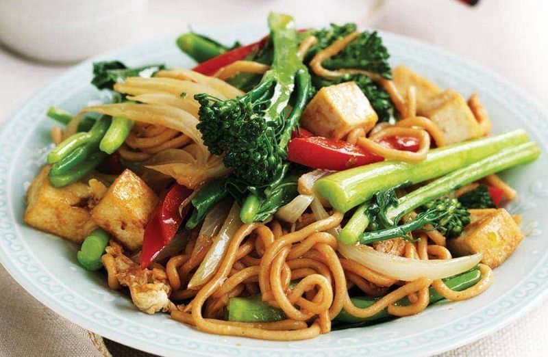 Stir-Fried Noodles With Tofu