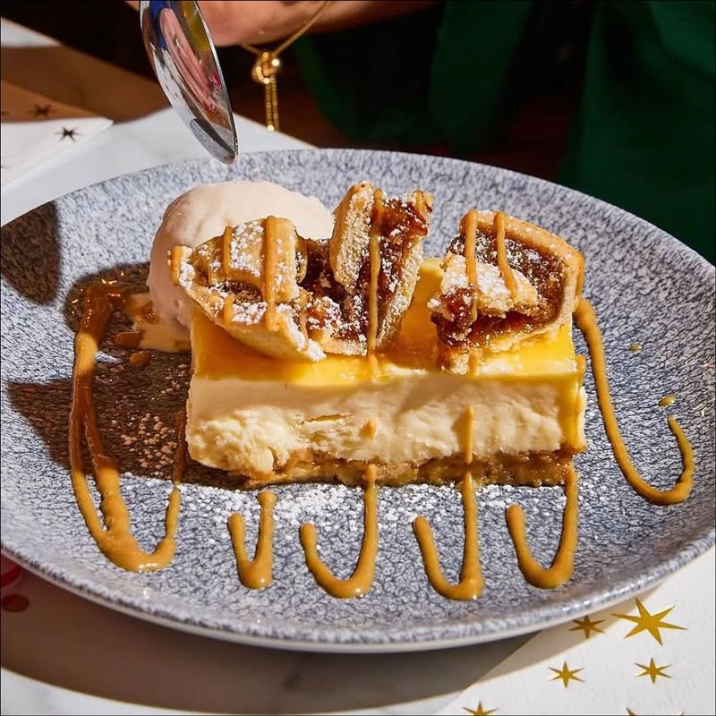 Mince Pie Cheesecake For A Fun Twist