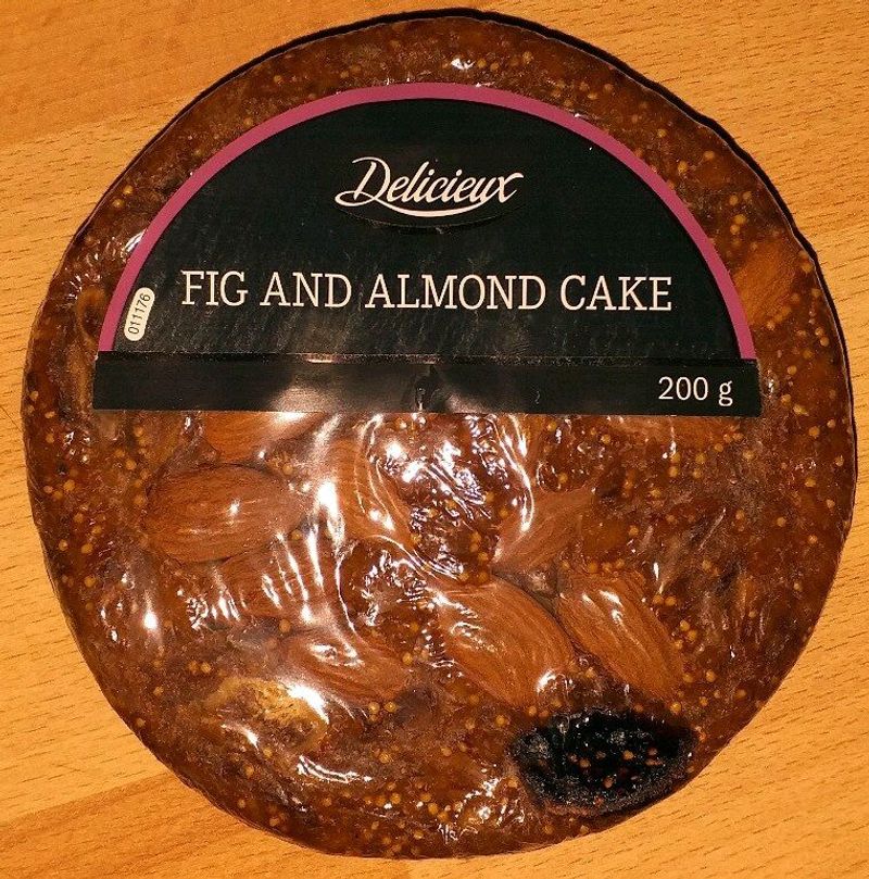 Deluxe Fig And Almond Cake