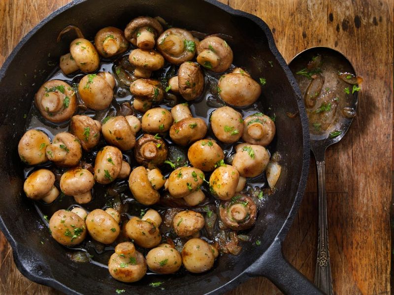 Overcrowding The Pan While Cooking