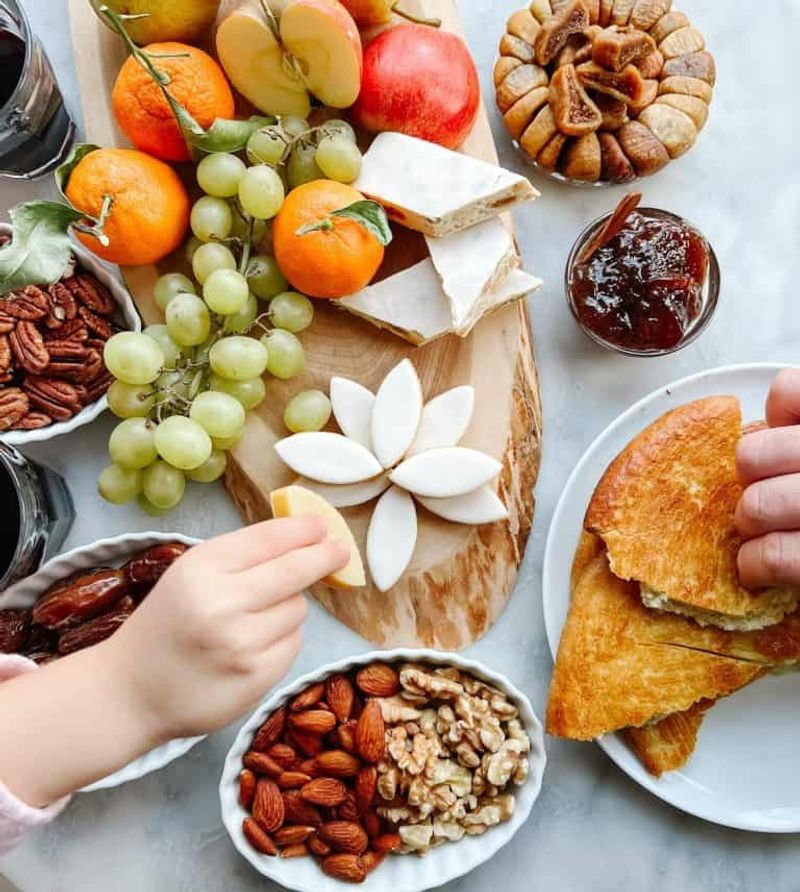Smaller, Intimate Christmas Dinners Replacing Large Gatherings