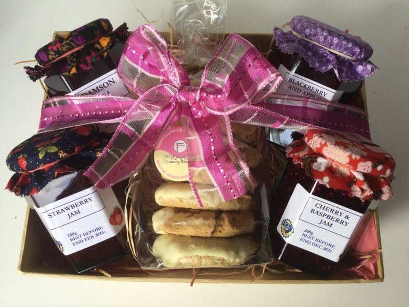 Seasonal Jam And Crackers