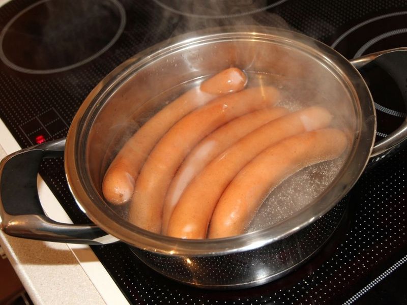 Simmer Before Searing: The Secret To Perfectly Cooked Sausages
