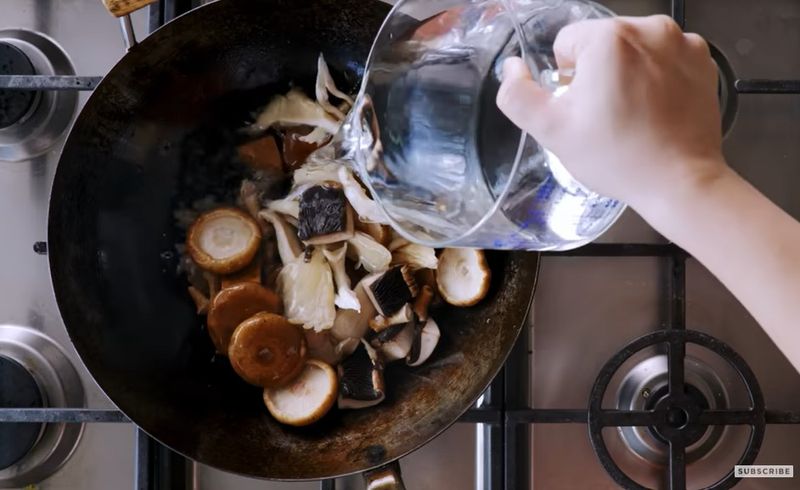 Why Boiling Helps Mushrooms Absorb More Flavour
