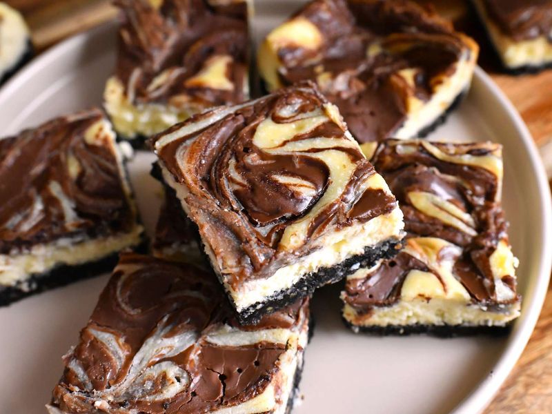 Nutella Cheesecake Bars