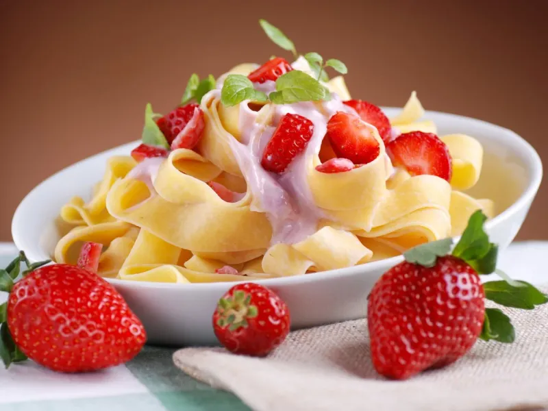 Pasta With Strawberries And Cream