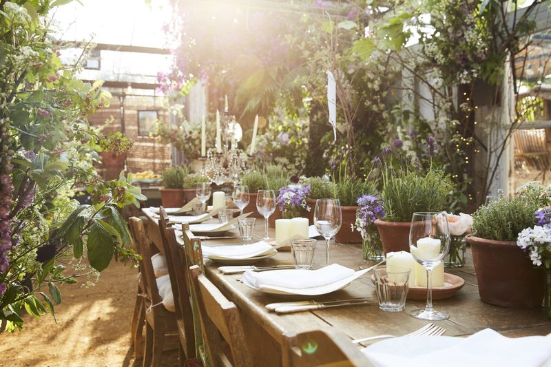 A Dining Room Rooted In Nature And Craft