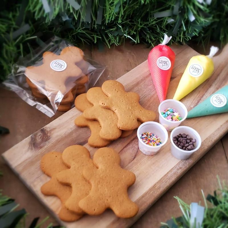 Gingerbread Decorating Kit