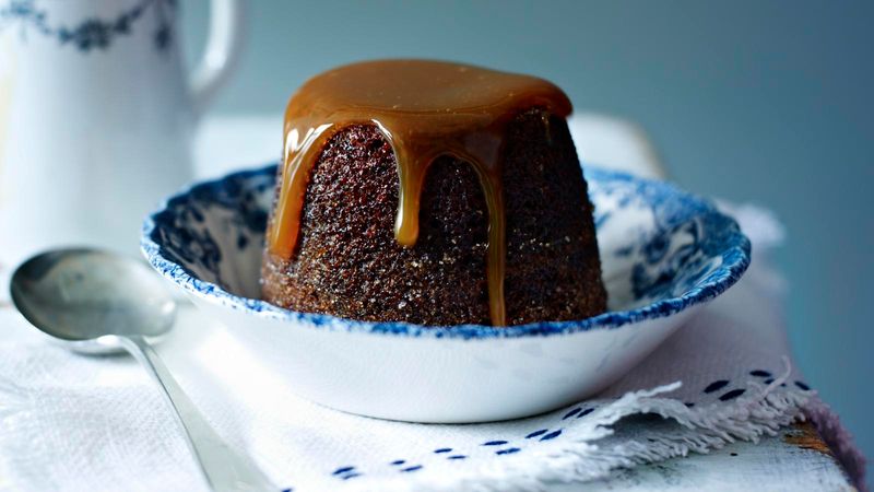 Sticky Toffee Pudding With Caramel Sauce