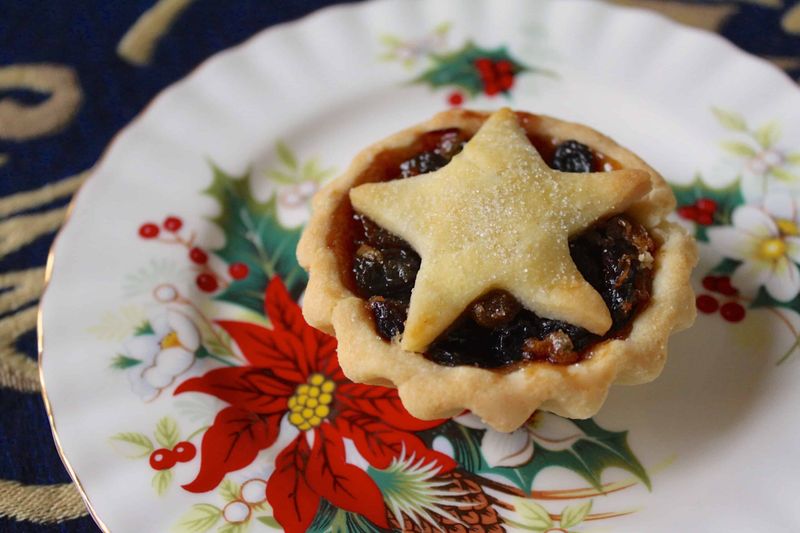 Mince Pie Lovers Treasure Tradition And Family Comfort