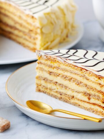 14 Cakes With Surprisingly Long Ingredient Lists