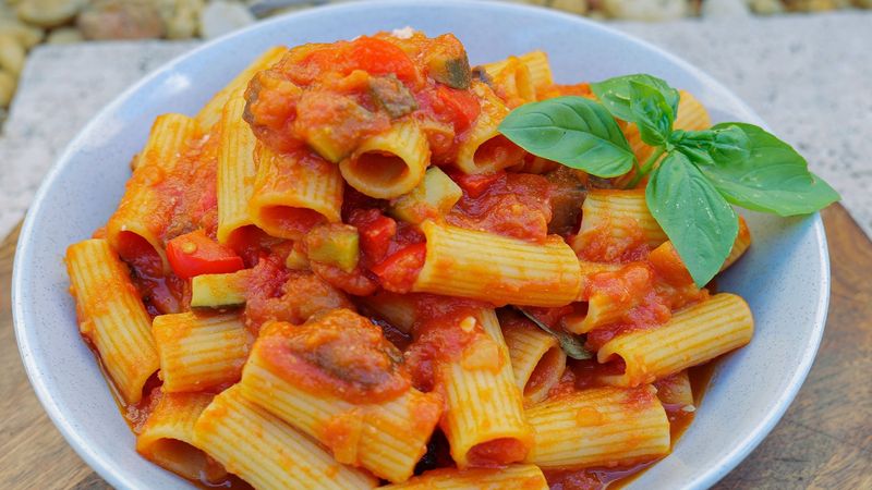 Vegetable Pasta With Mild Tomato Sauce