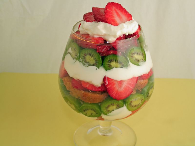 Kiwi And Strawberry Parfaits
