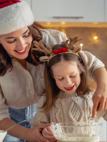 9 Wholesome Christmas Cooking Traditions To Start With Your Family This Year