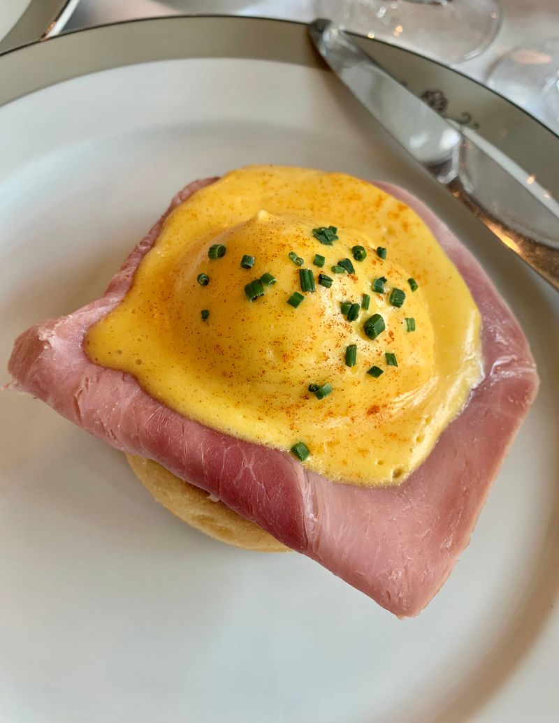 Breakfast Service That Starts Your Day Right