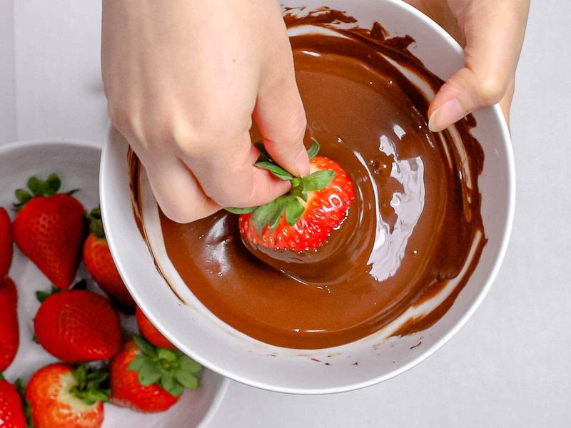 Chocolate Covered Strawberries With Sprinkles