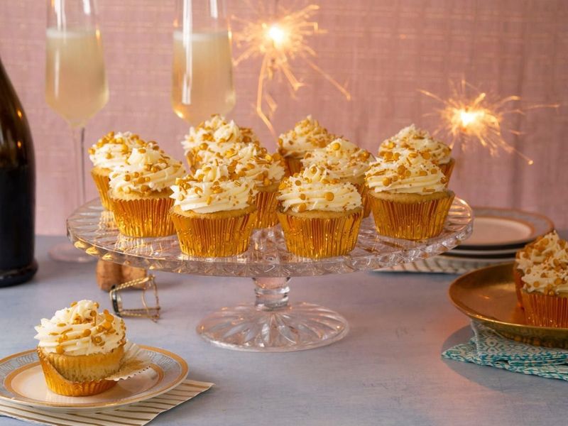 Edible Glitter And Gold Dust For A Luxe Finish