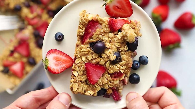 Baked Oat Bars With Fruit