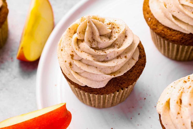 Spiced Apple Cupcakes With Cinnamon Cream Frosting
