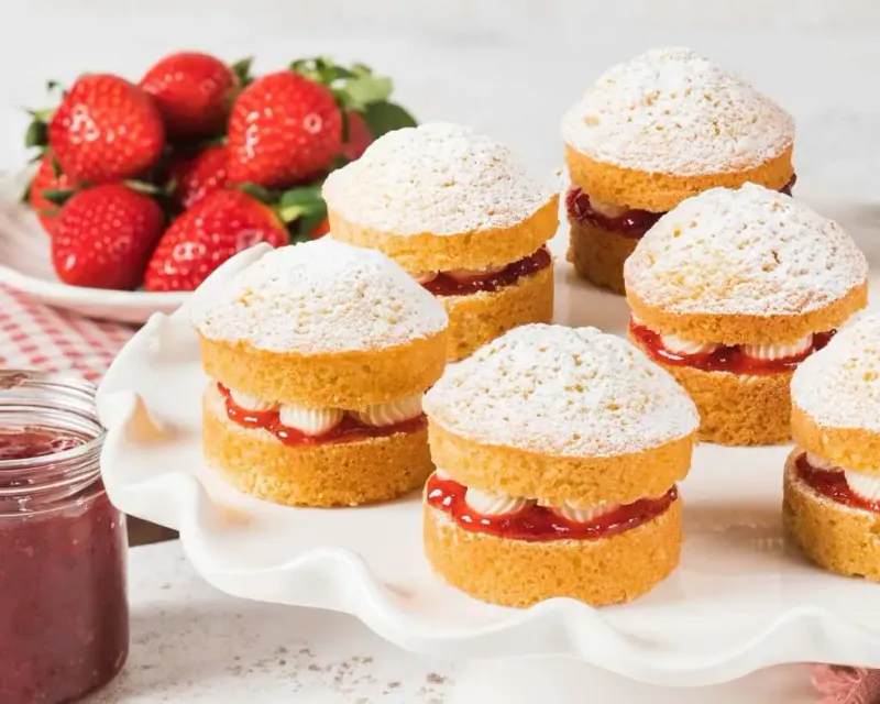 Mini Victoria Sponge Cakes
