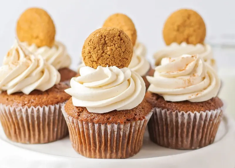 Gingerbread Cupcakes With Cream Cheese Frosting