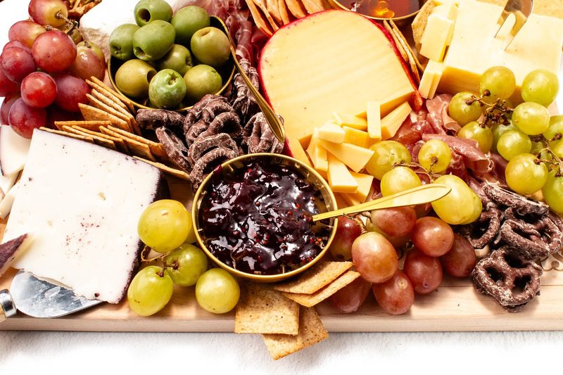 Cheese And Grape Platter With Crackers
